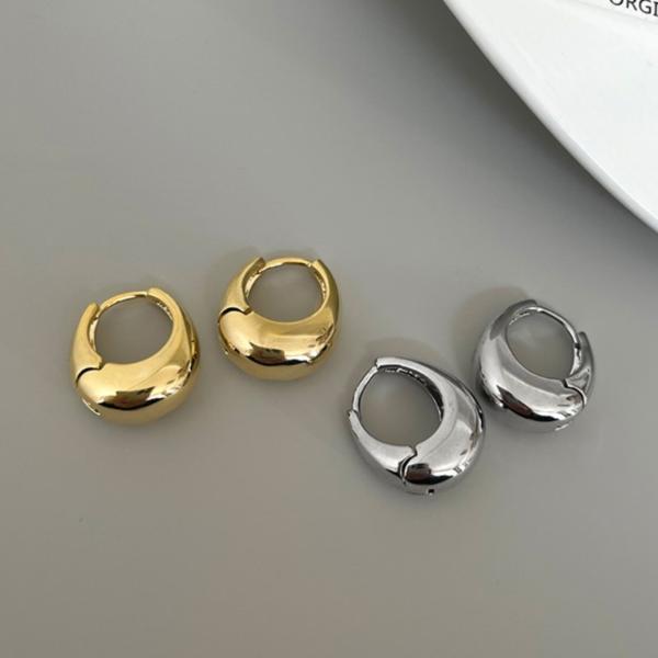 FREE GIFT - U Shape Hoop Earrings