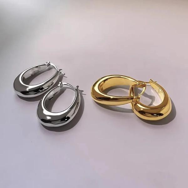 FREE GIFT - U Shape Hoop Earrings