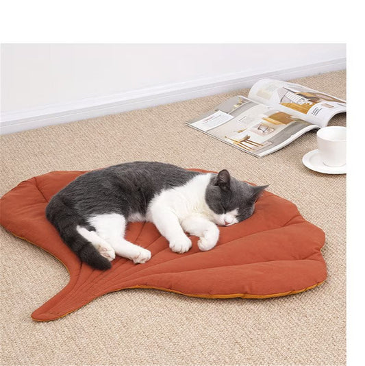 Ginko Leaf Shape Cat Bed